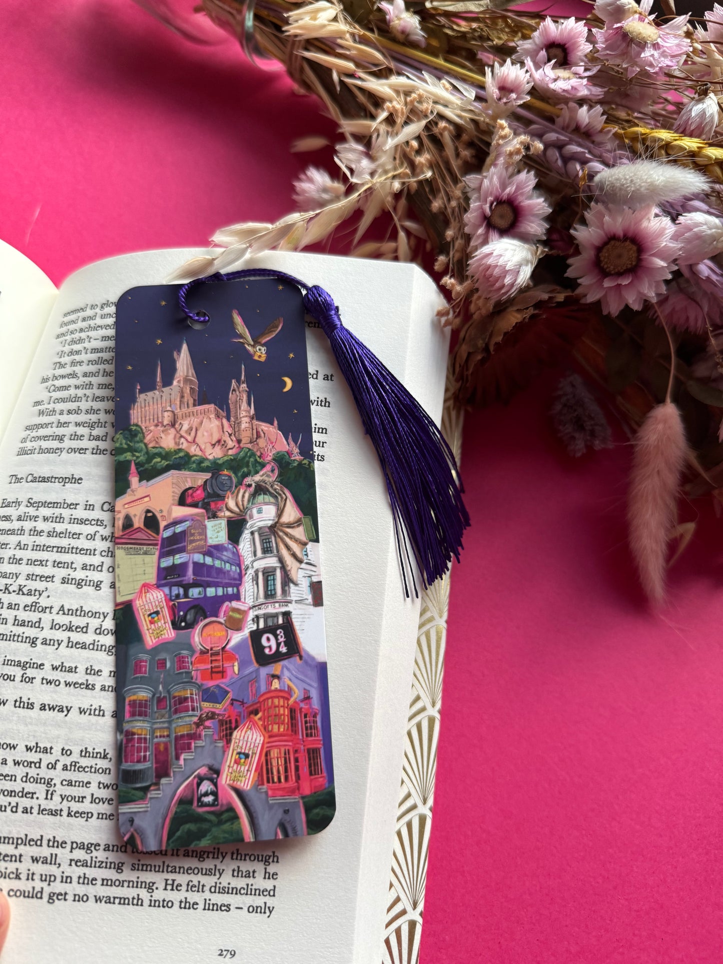 Illustrated bookmark inspired by the Wizarding World of Harry Potter in Orlando Florida, with Hogwarts, Hogsmeade, Hogwarts express, an owl, Ollivanders, Gringotts, the knight bus & much more. This print is for all the Potterhead’s designed by Rebecca Elizabeth draws.