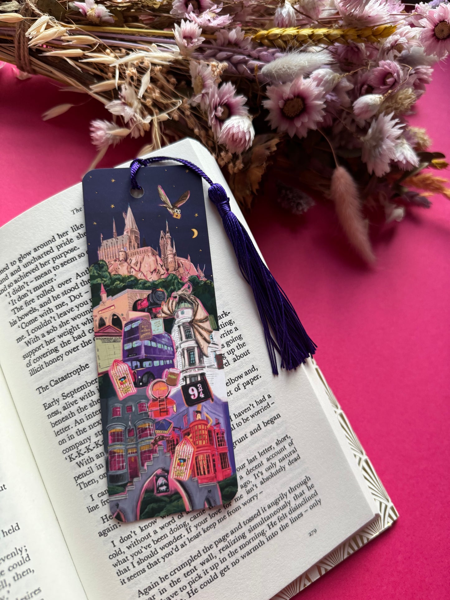 Illustrated bookmark inspired by the Wizarding World of Harry Potter in Orlando Florida, with Hogwarts, Hogsmeade, Hogwarts express, an owl, Ollivanders, Gringotts, the knight bus & much more. This print is for all the Potterhead’s designed by Rebecca Elizabeth draws.