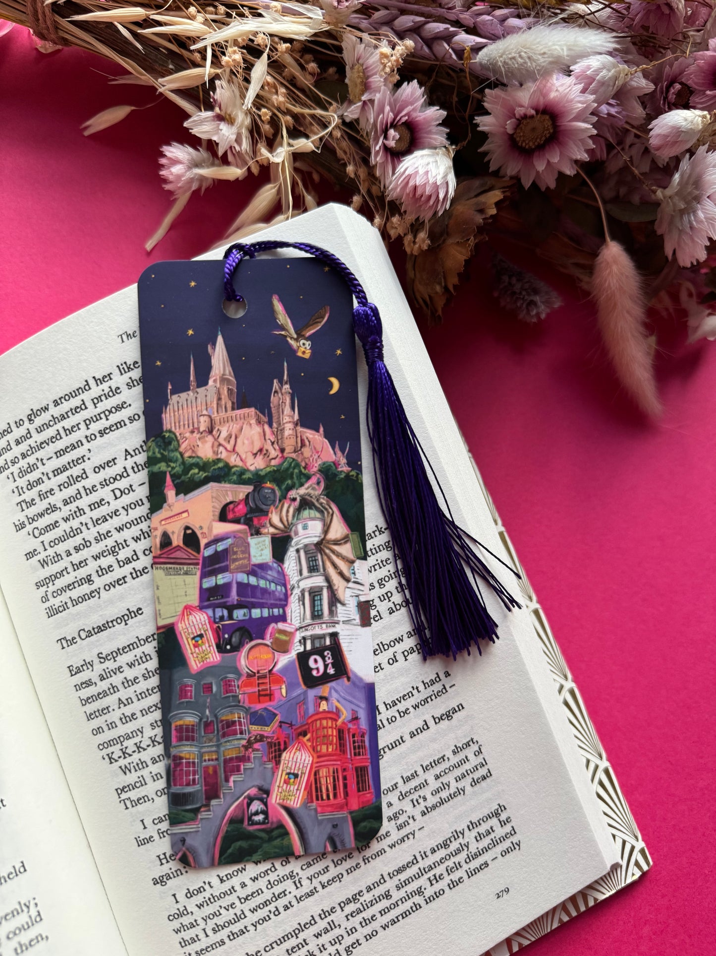 Illustrated bookmark inspired by the Wizarding World of Harry Potter in Orlando Florida, with Hogwarts, Hogsmeade, Hogwarts express, an owl, Ollivanders, Gringotts, the knight bus & much more. This print is for all the Potterhead’s designed by Rebecca Elizabeth draws.
